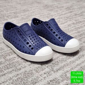 Native kids Jefferson navy blue water friendly slip-on shoes size 11